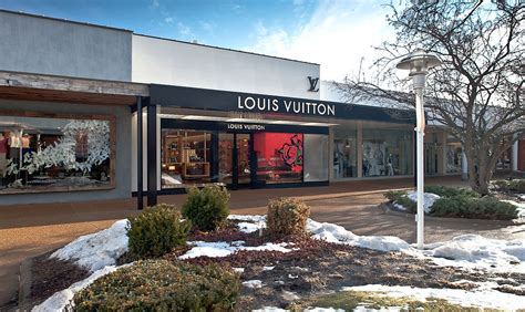 louis vuitton oak brook illinois|louis vuitton in oakbrook.